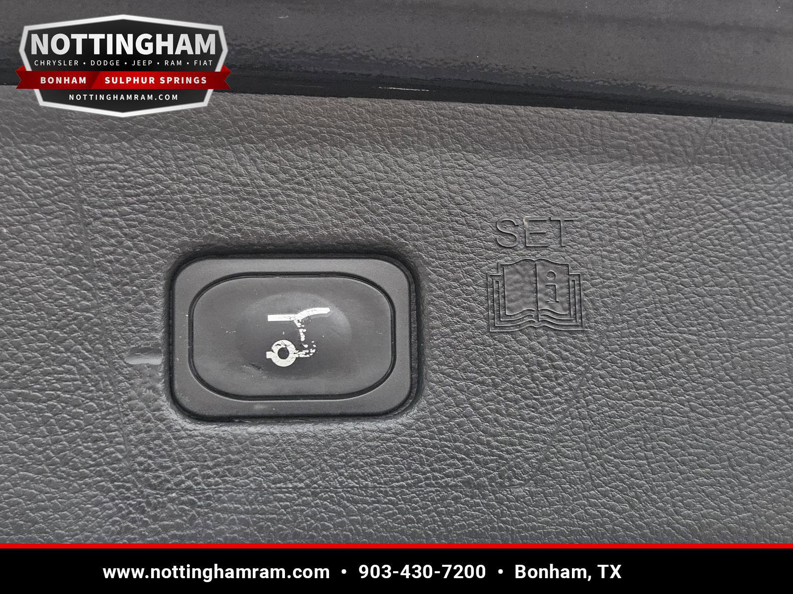 Used 2023 Ford Edge Titanium AWD/4WD image 11
