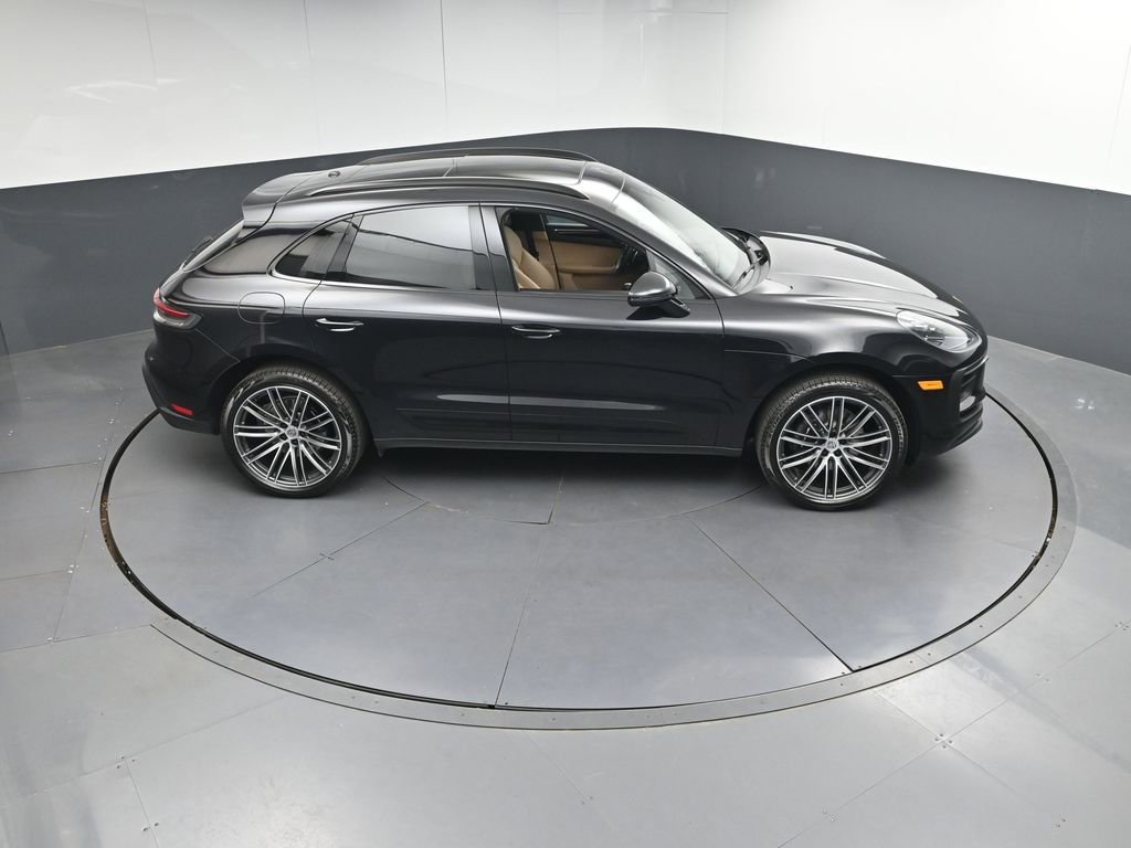 Certified 2025 Porsche Macan image 37