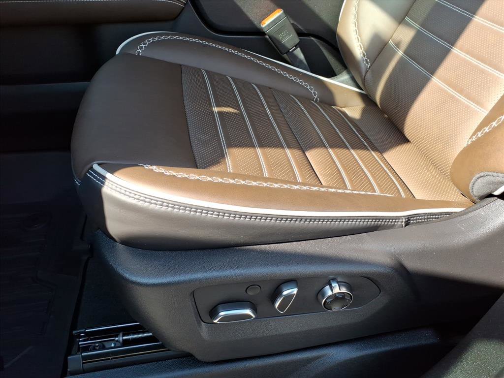 Used 2025 GMC Yukon Denali Ultimate w/ LPO, Floor Liner Package image 16