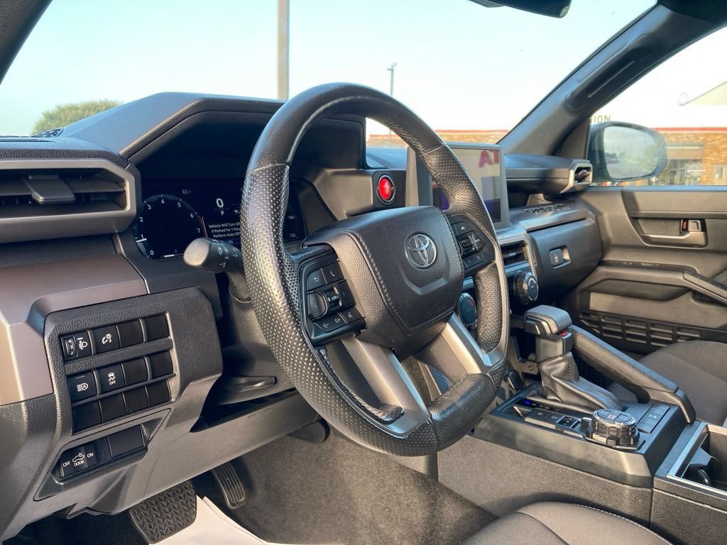 Used 2024 Toyota Tacoma TRD Off-Road AWD/4WD image 9