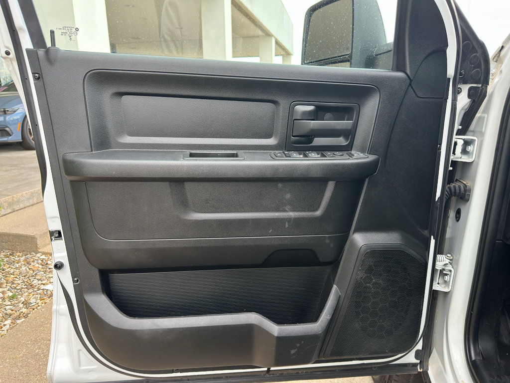 Used 2024 RAM 2500 Tradesman w/ Chrome Appearance Group AWD/4WD image 12
