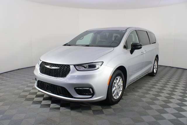 New 2026 Chrysler Pacifica Select image 25