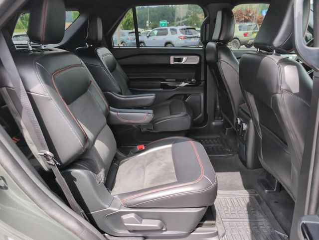 Used 2023 Ford Explorer ST-Line w/ Class IV Trailer Tow Package AWD/4WD image 12