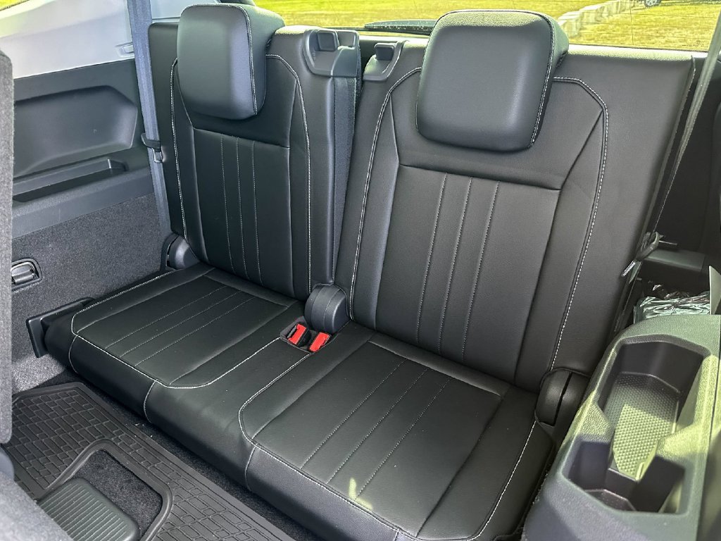 Used 2023 Volkswagen Tiguan SE FWD image 21