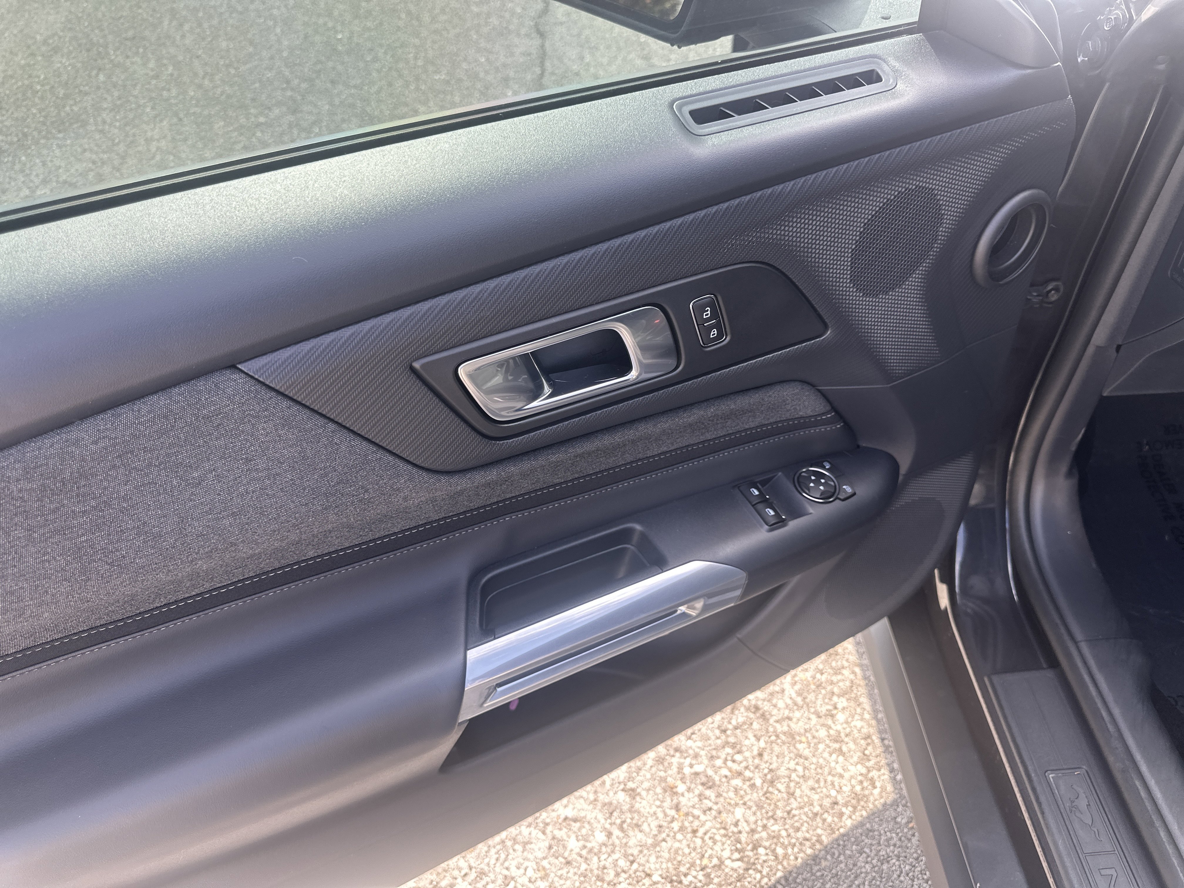 Used 2024 Ford Mustang Coupe image 12