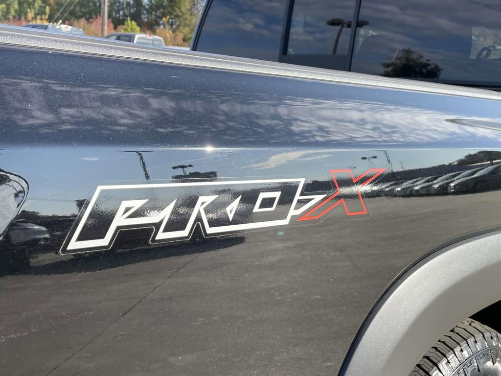 Used 2022 Nissan Frontier Pro-X image 8