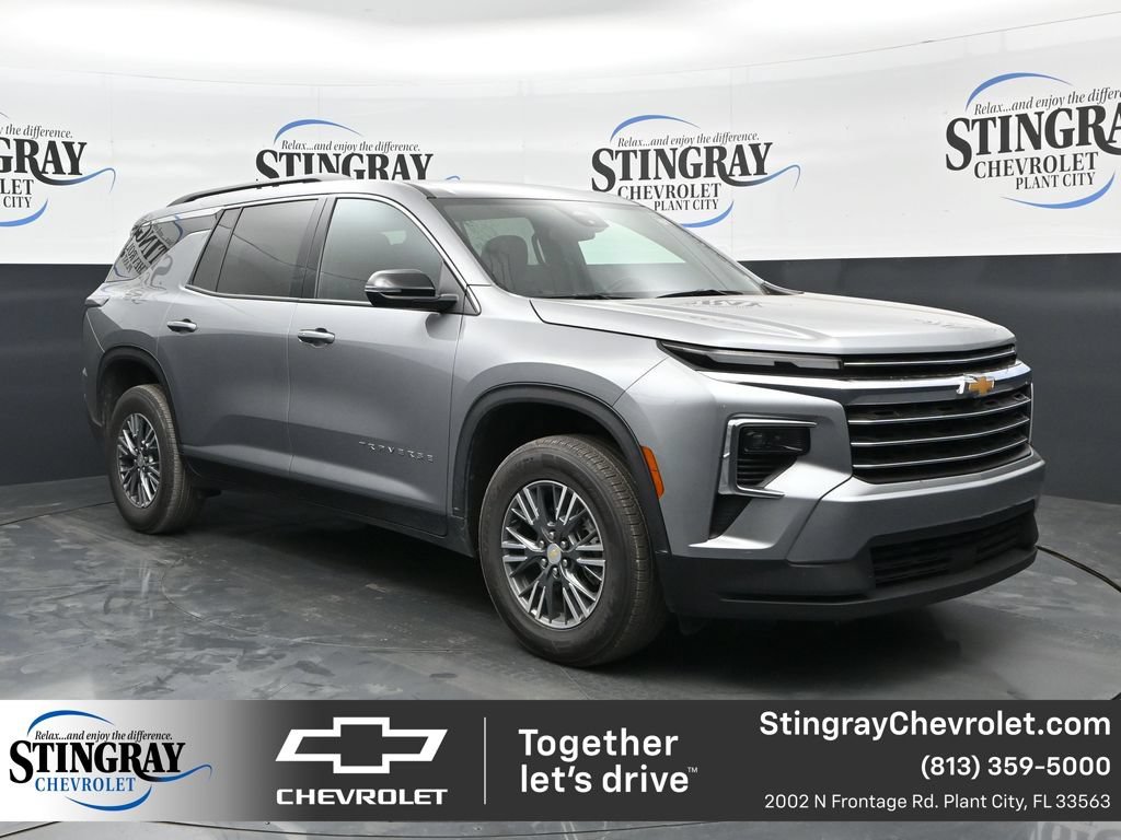 Certified 2025 Chevrolet Traverse LT AWD/4WD image 1