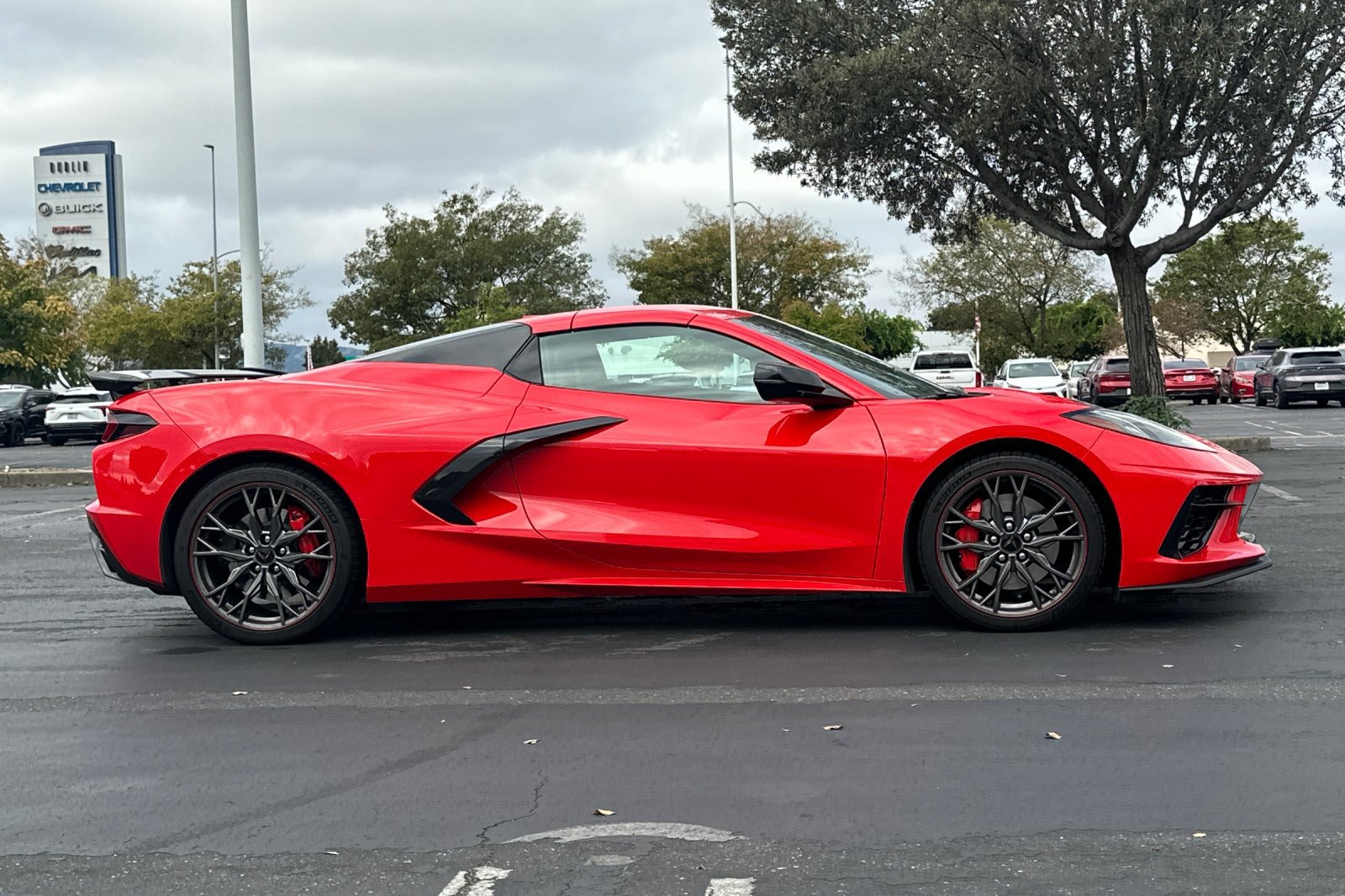 Used 2025 Chevrolet Corvette Stingray Convertible w/ Z51 Performance Package RWD image 3
