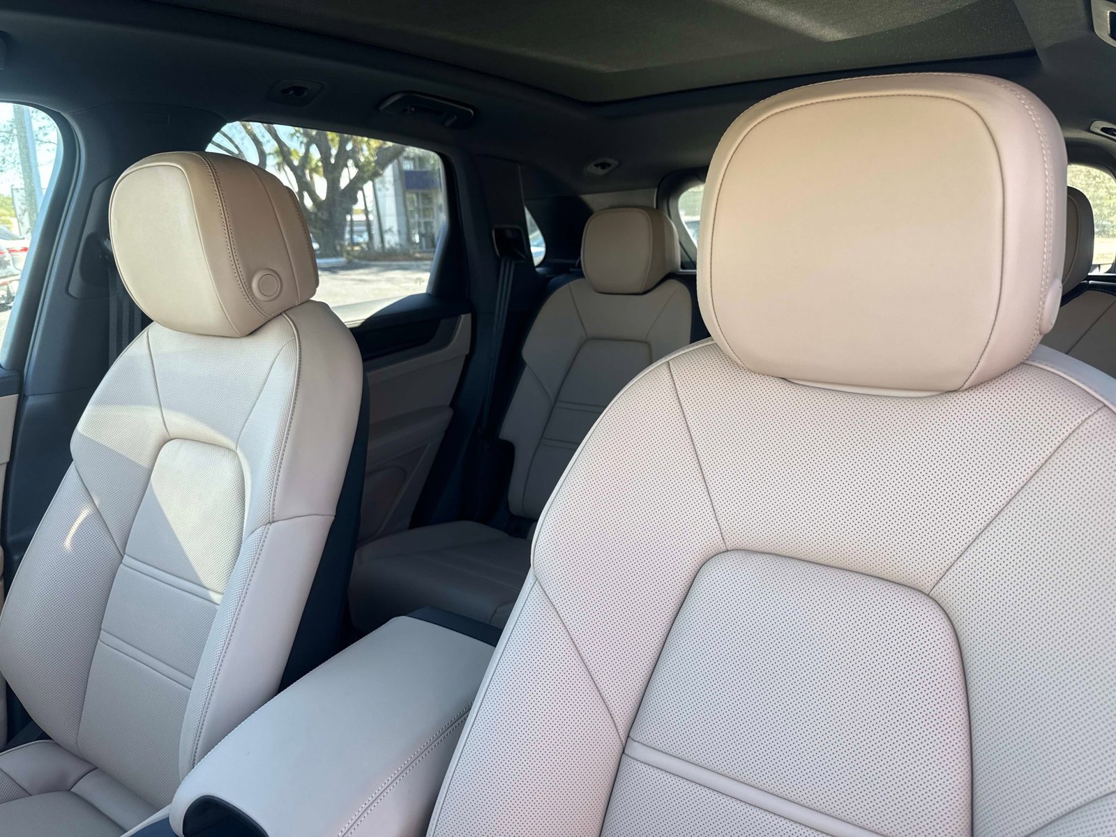 Certified 2026 Porsche Cayenne E-Hybrid image 5