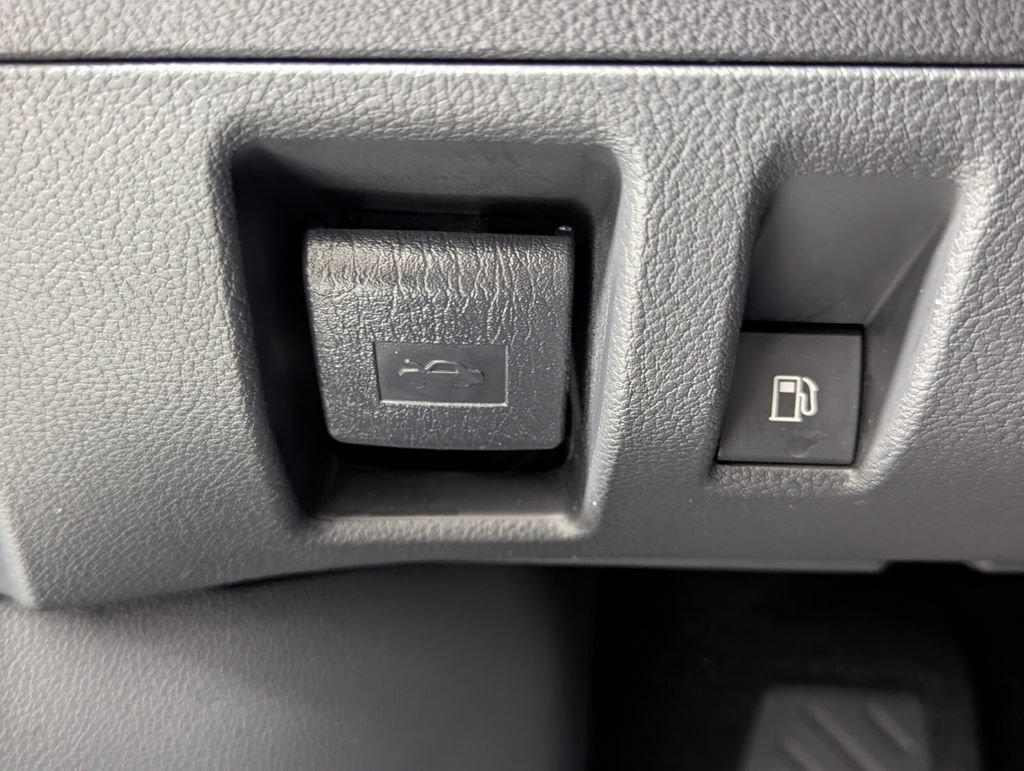 Used 2025 Toyota Grand Highlander AWD Hybrid image 16