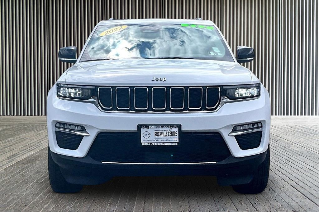 Used 2022 Jeep Grand Cherokee Limited image 3