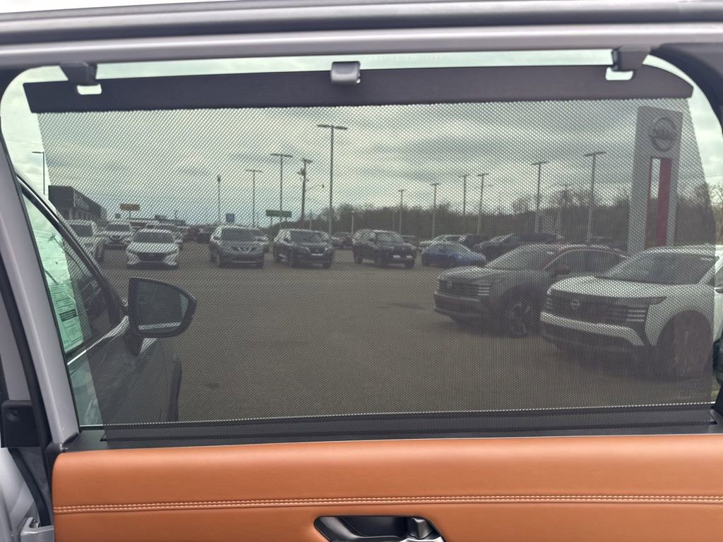 New 2026 Nissan Pathfinder Platinum image 36