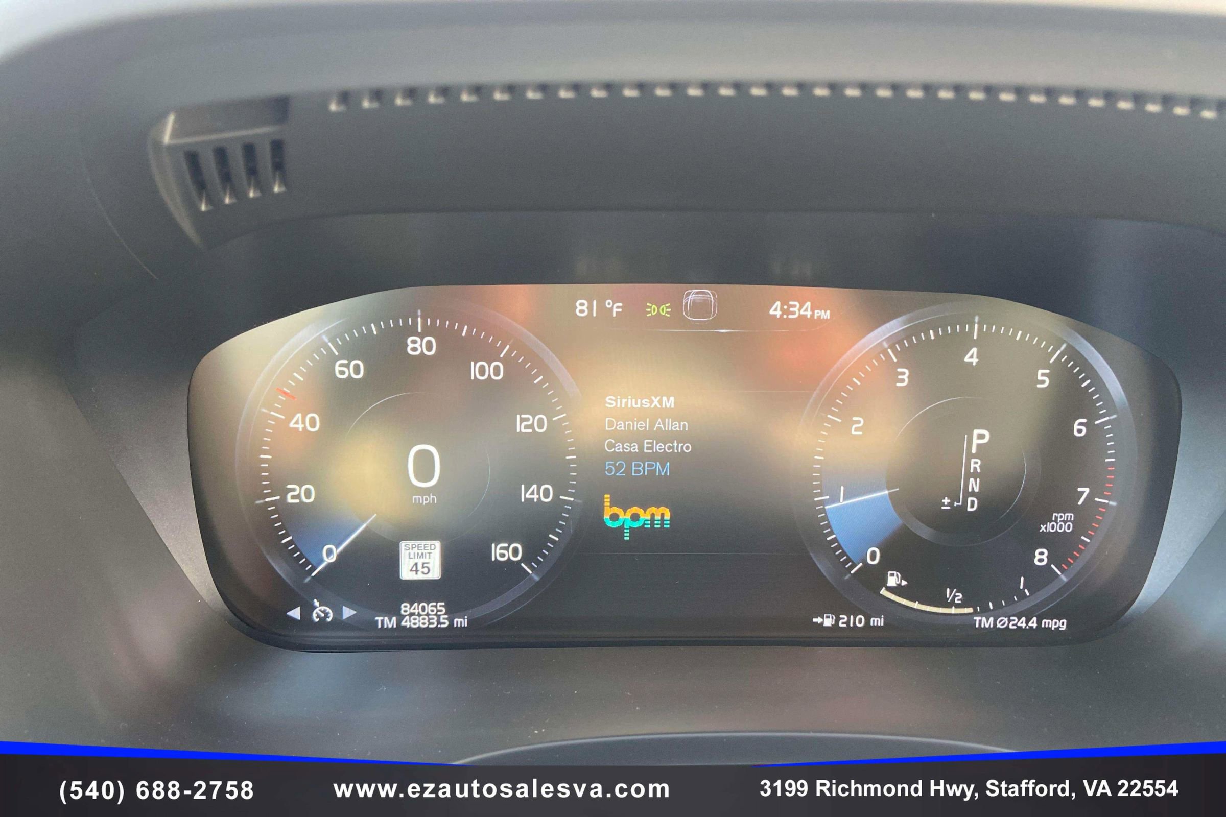 Used 2019 Volvo XC60 T5 Momentum w/ Multimedia Package AWD/4WD image 20