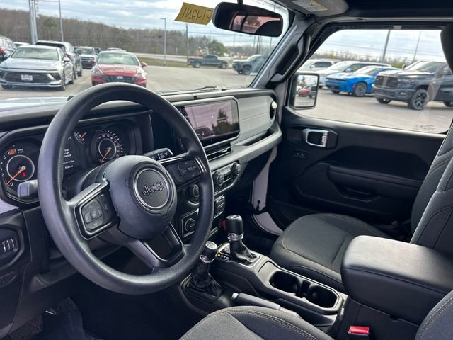 Used 2025 Jeep Wrangler Sport image 10