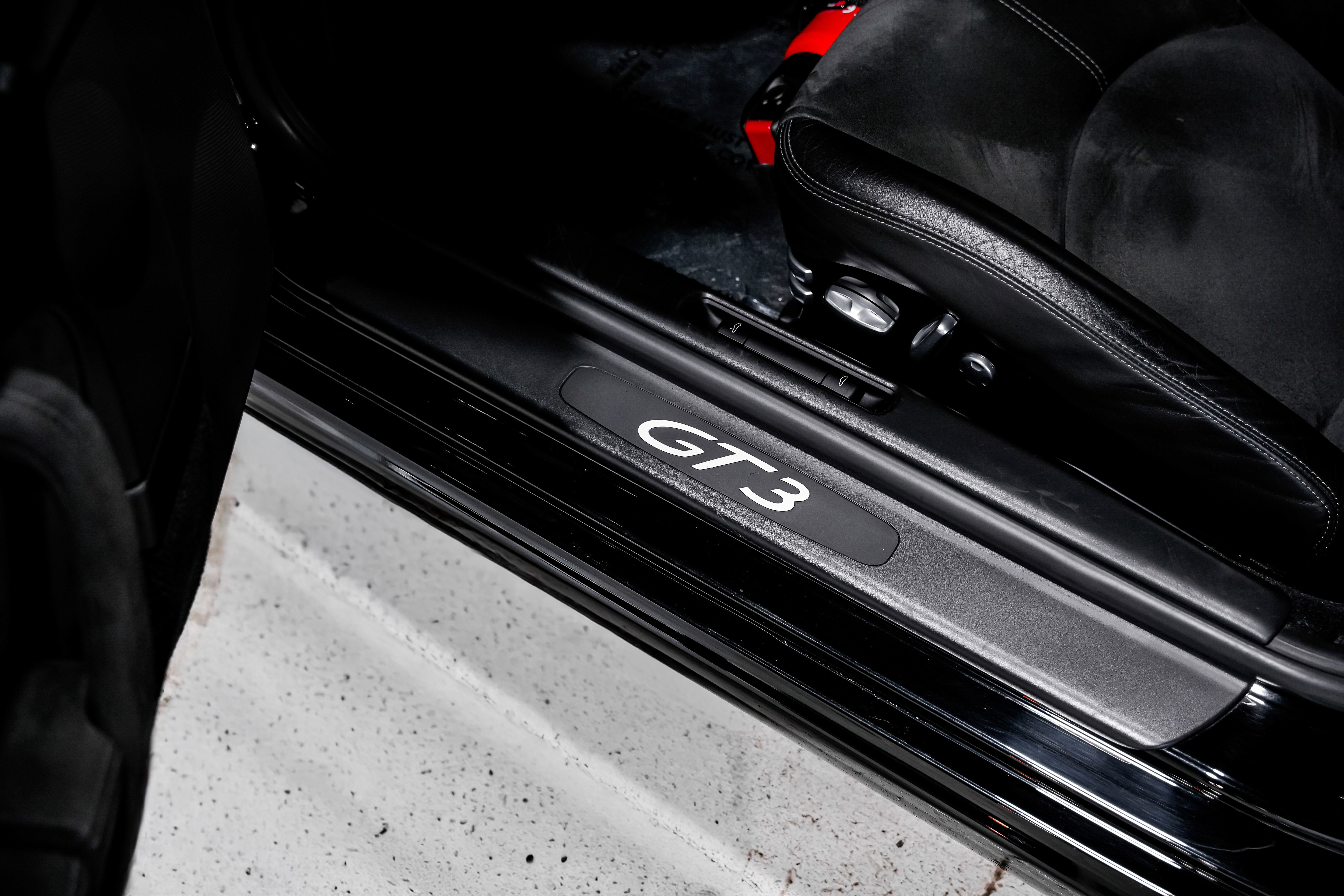 Used 2010 Porsche 911 GT3 image 24