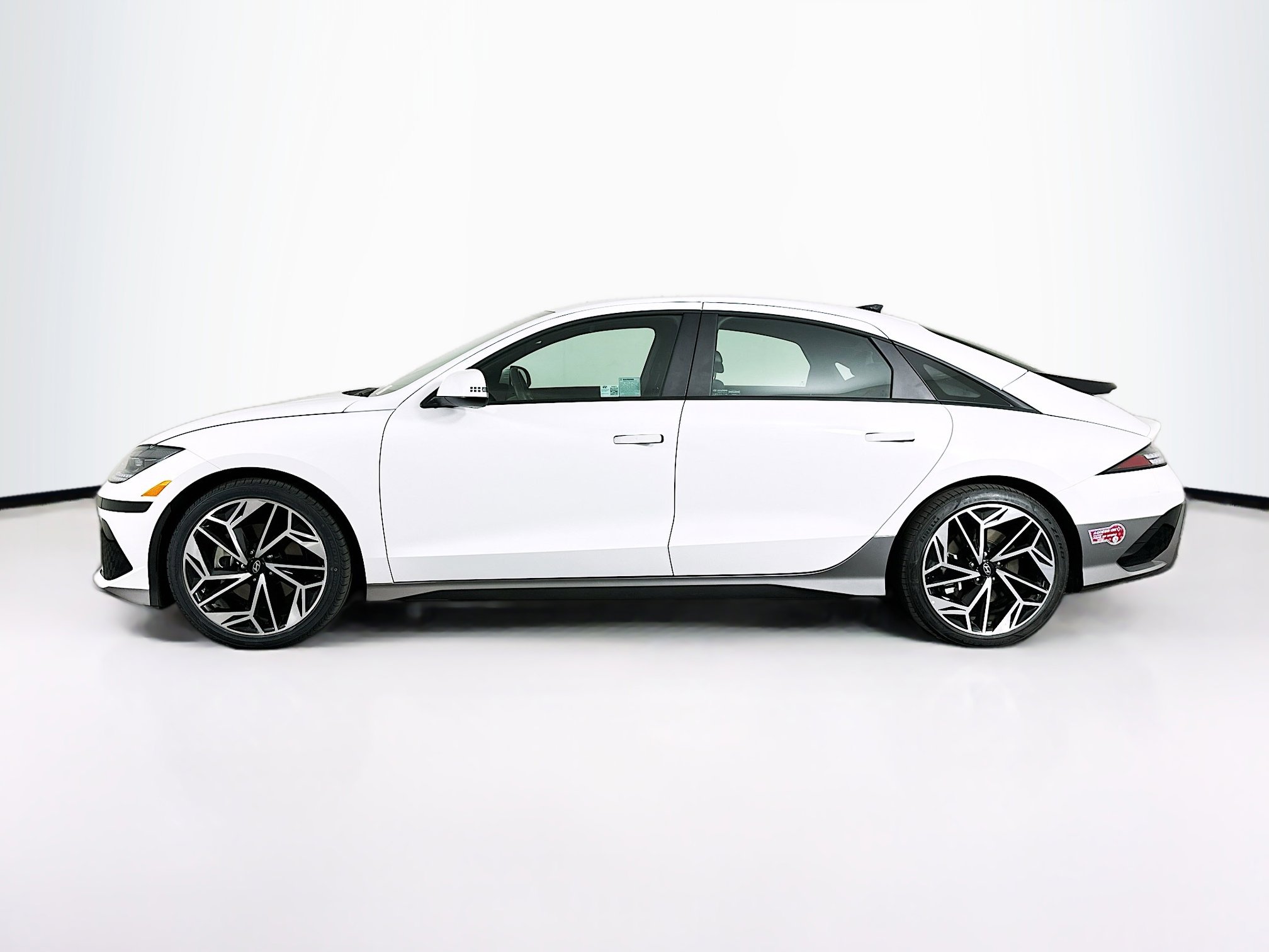 Used 2024 Hyundai Ioniq 6 Limited RWD image 4