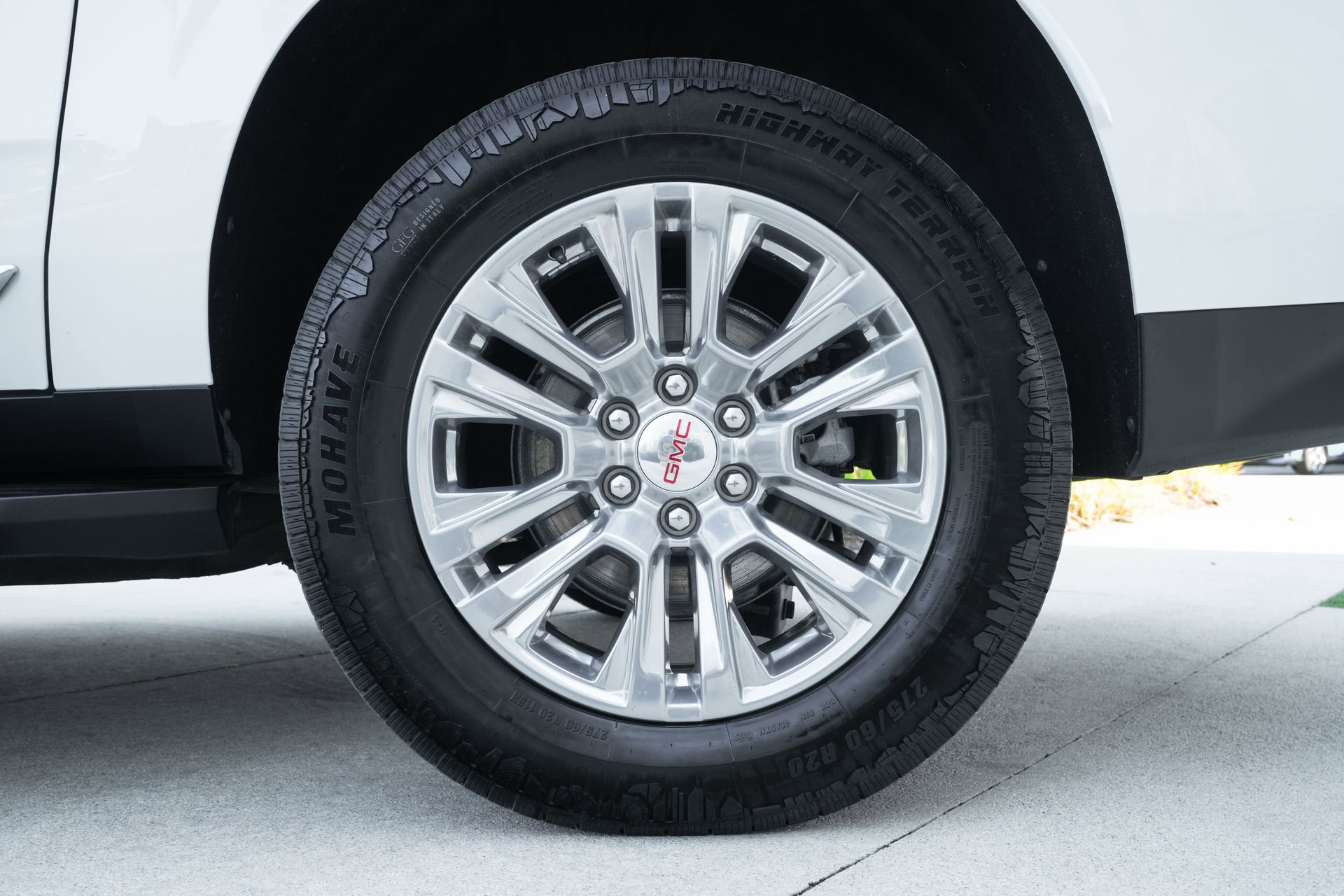 Used 2024 GMC Yukon XL Denali image 28