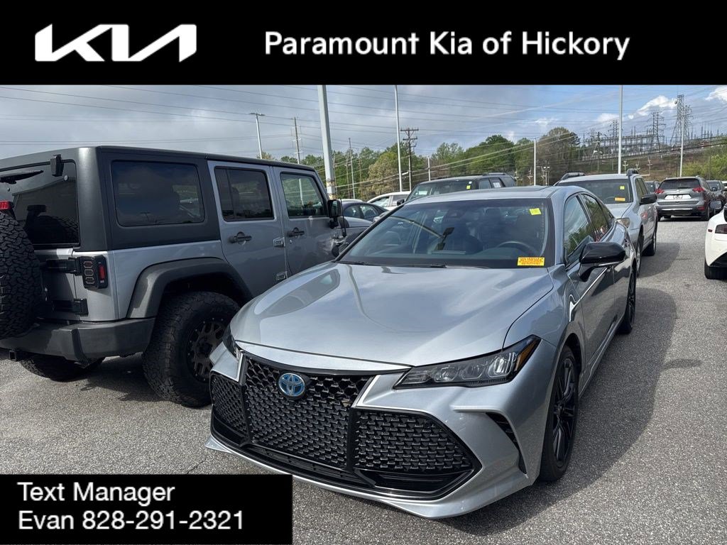 Used 2022 Toyota Avalon XSE w/ Carpet Mat Package (TMS)