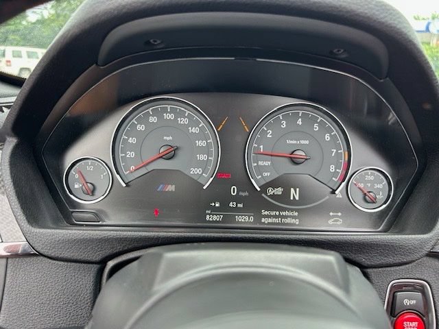 Used 2017 BMW M4 Convertible RWD image 29