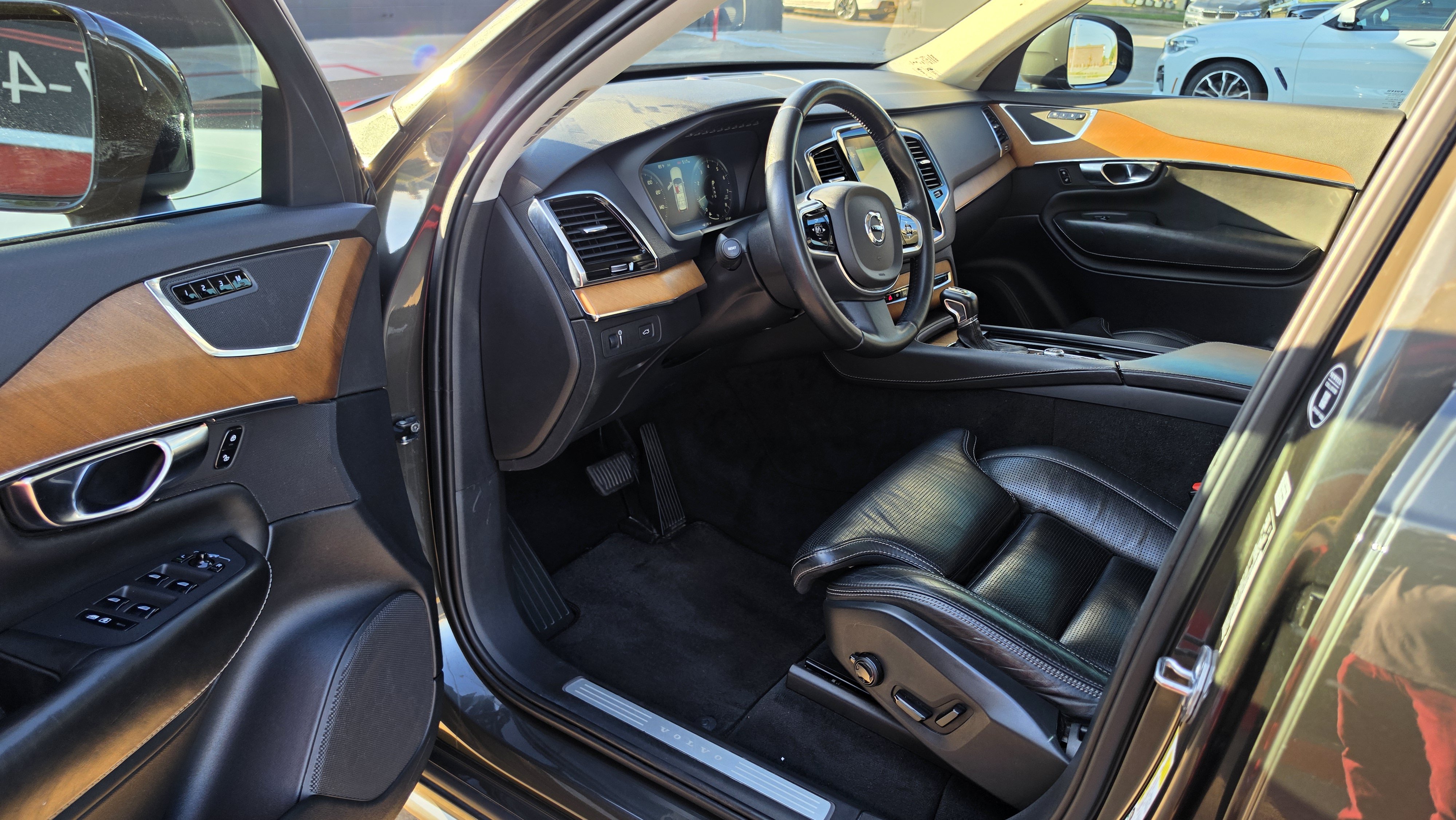 Used 2018 Volvo XC90 T6 Inscription w/ Convenience Package AWD/4WD image 26