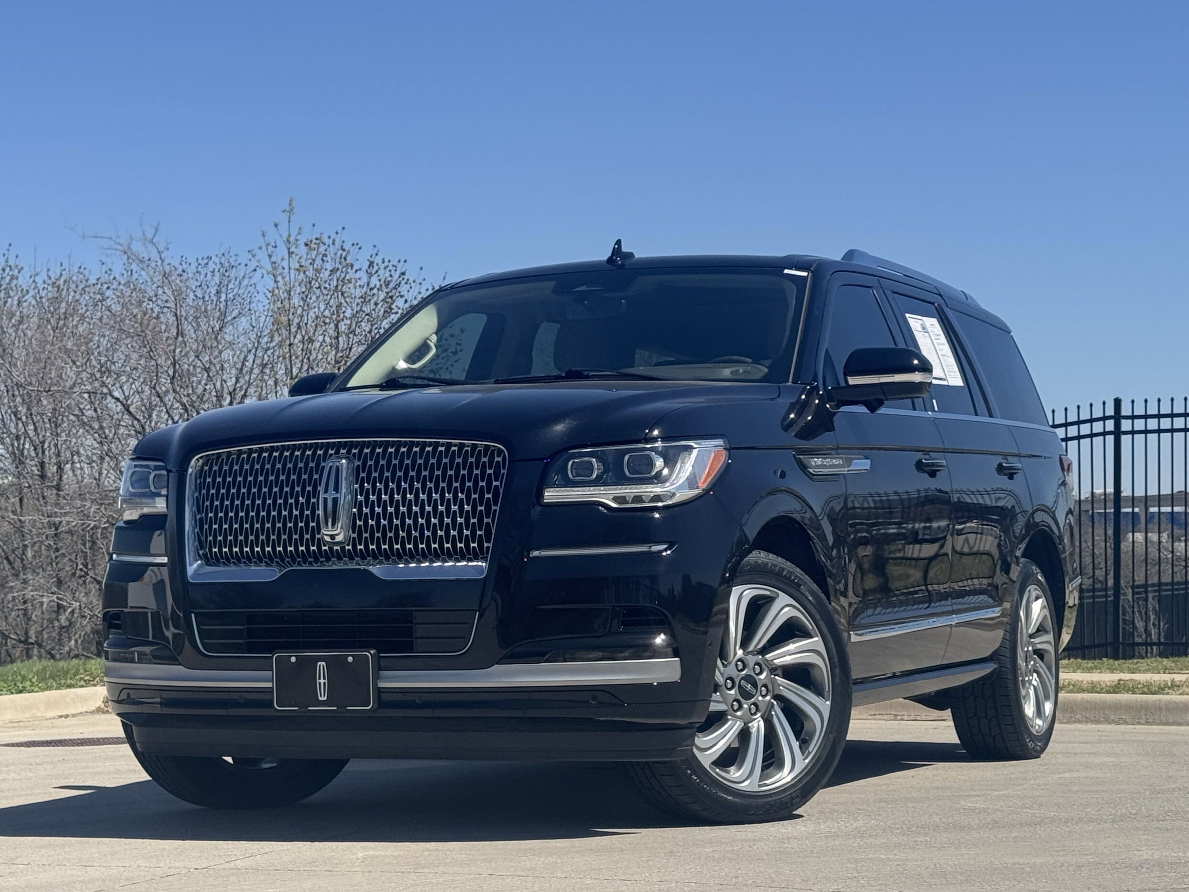 Certified 2023 Lincoln Navigator Reserve image 2