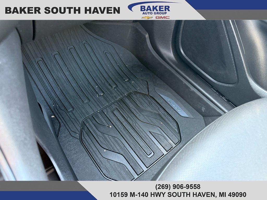 Used 2022 GMC Terrain AT4 w/ LPO, Floor Liner Package image 32