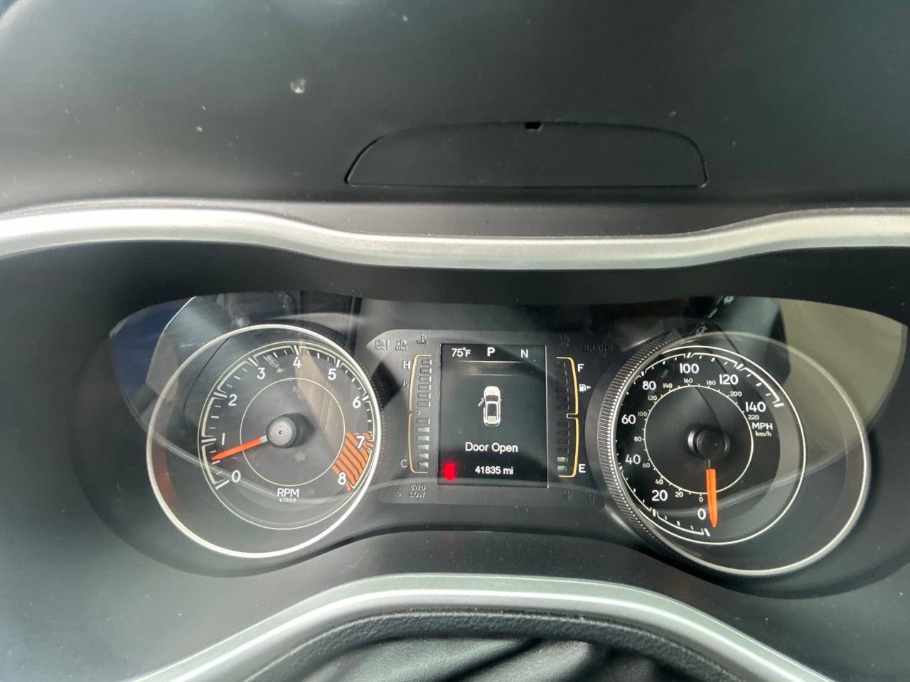 Used 2015 Jeep Cherokee Latitude w/ Comfort/Convenience Group AWD/4WD image 21