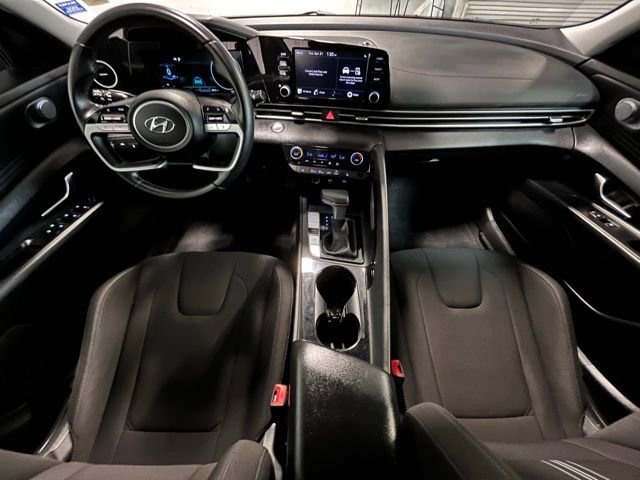 Used 2021 Hyundai Elantra SEL w/ Convenience Package image 17