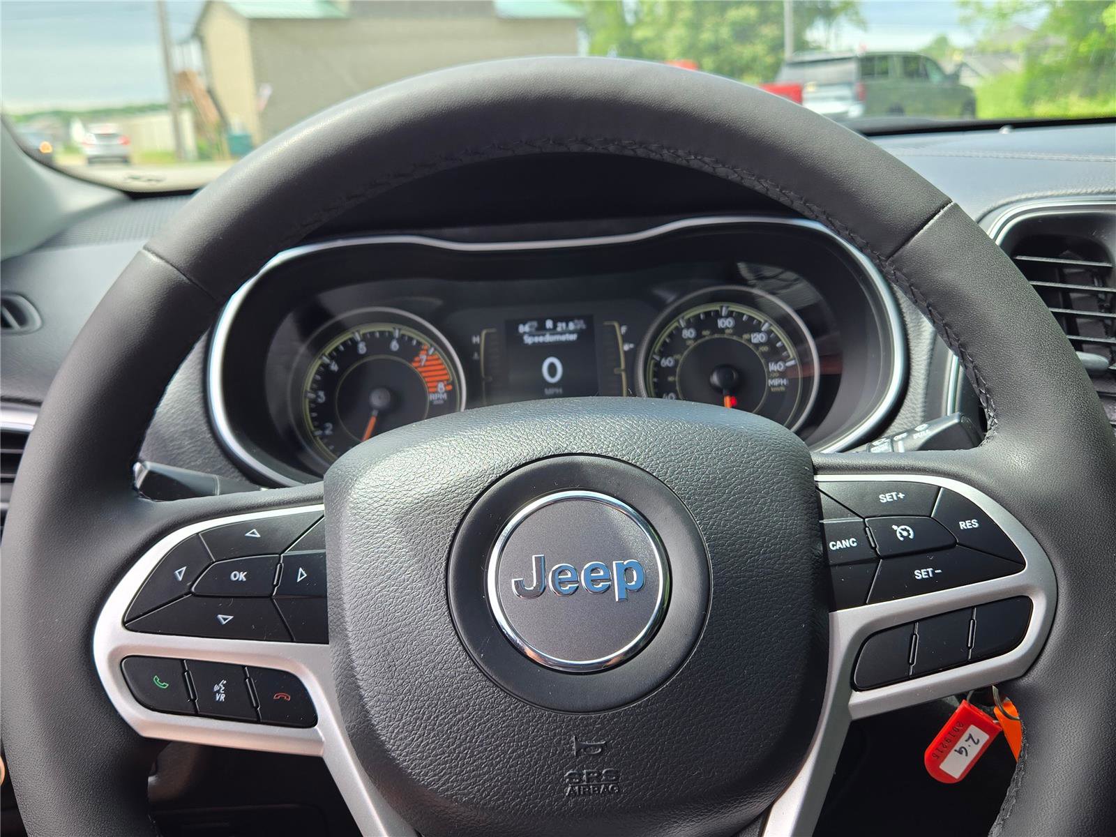 Used 2022 Jeep Cherokee Latitude w/ Sun & Sound Group AWD/4WD image 30