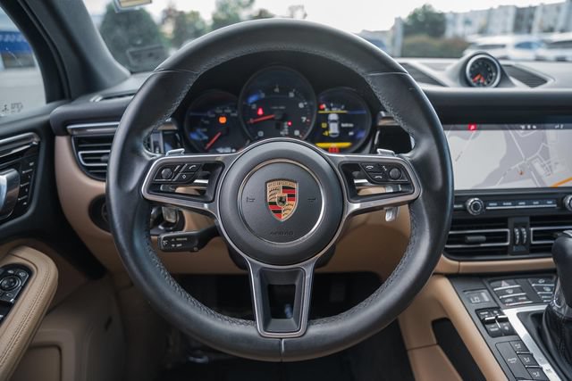 Used 2021 Porsche Macan AWD/4WD image 31