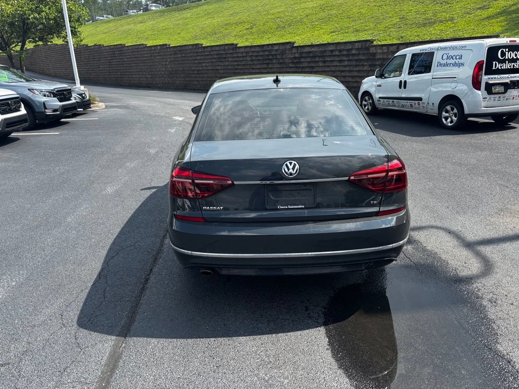Used 2017 Volkswagen Passat 1.8T R-Line FWD image 6