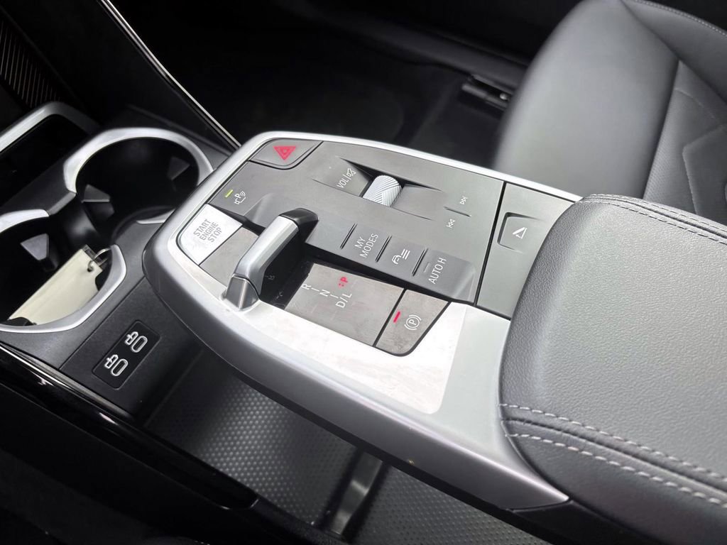 Used 2025 BMW X1 xDrive28i w/ Premium Package image 23