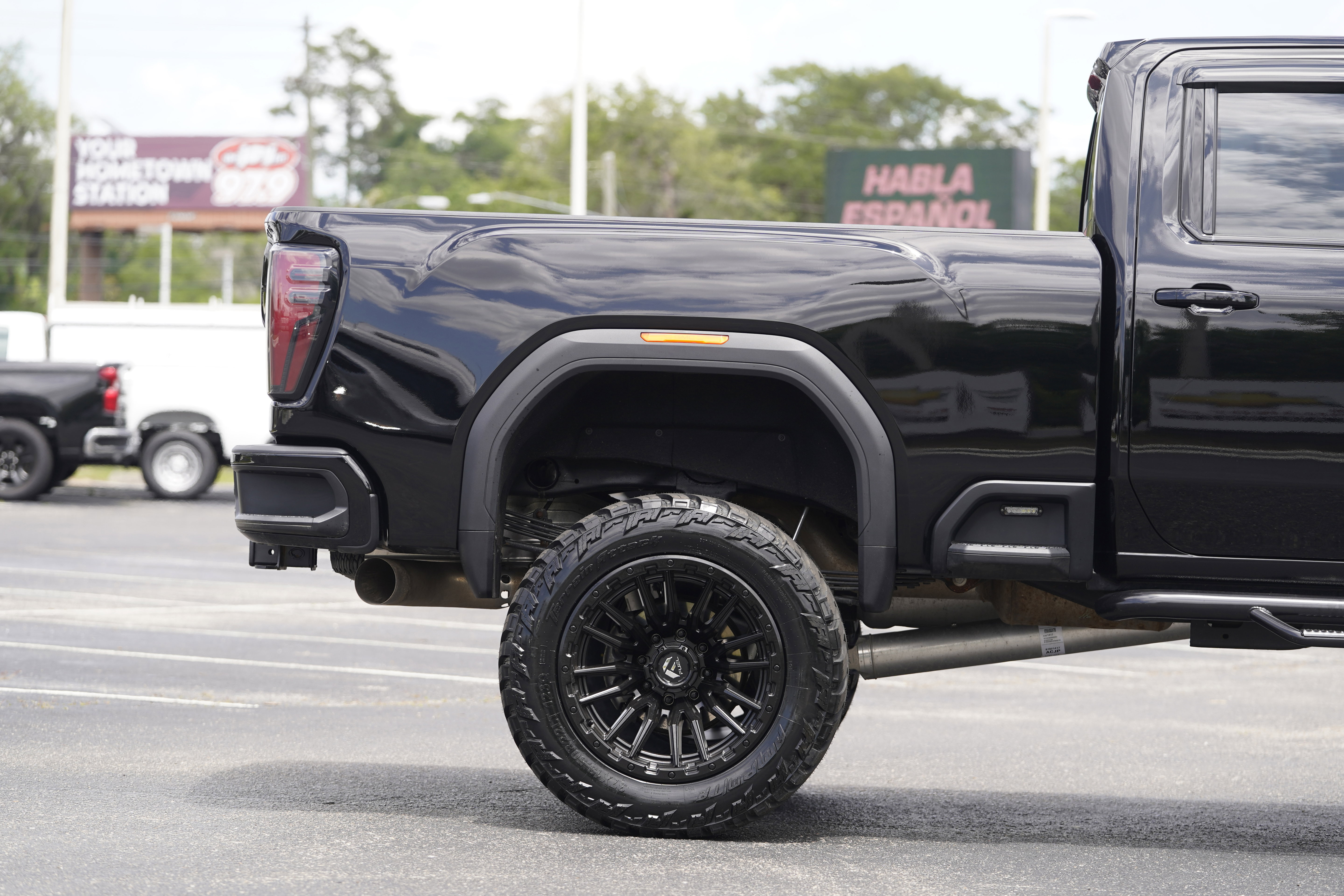 Used 2026 GMC Sierra 2500 AT4 AWD/4WD image 5
