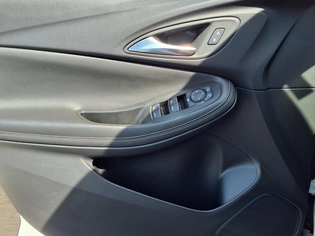 Used 2025 Buick Encore GX Preferred FWD image 19