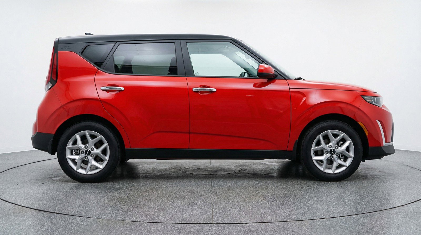 Used 2025 Kia Soul LX w/ LX Technology Package image 9
