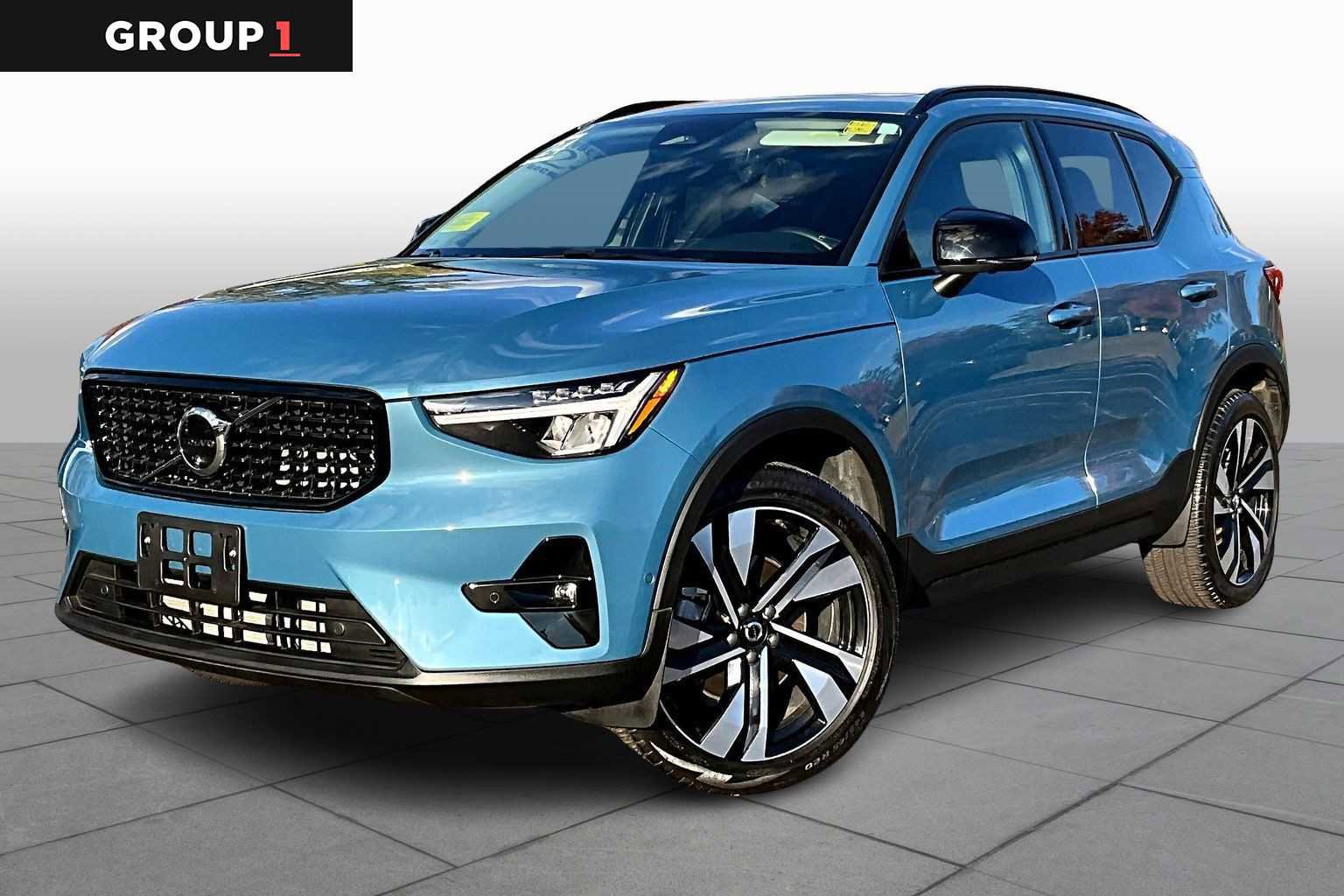 Used 2024 Volvo XC40 B5 Plus w/ Protection Package Premier