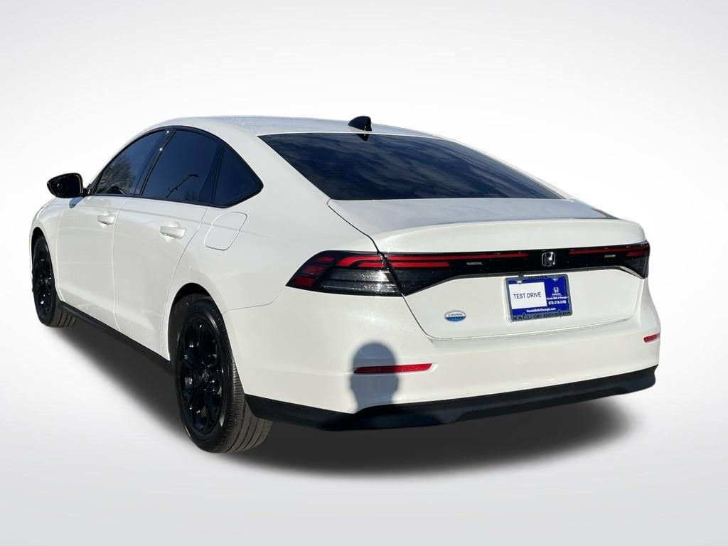 Certified 2025 Honda Accord SE image 4