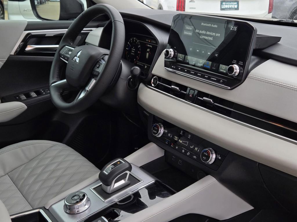 Used 2024 Mitsubishi Outlander SEL image 9