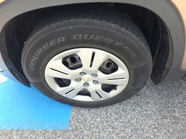 Used 2018 Chevrolet Trax LS FWD image 8