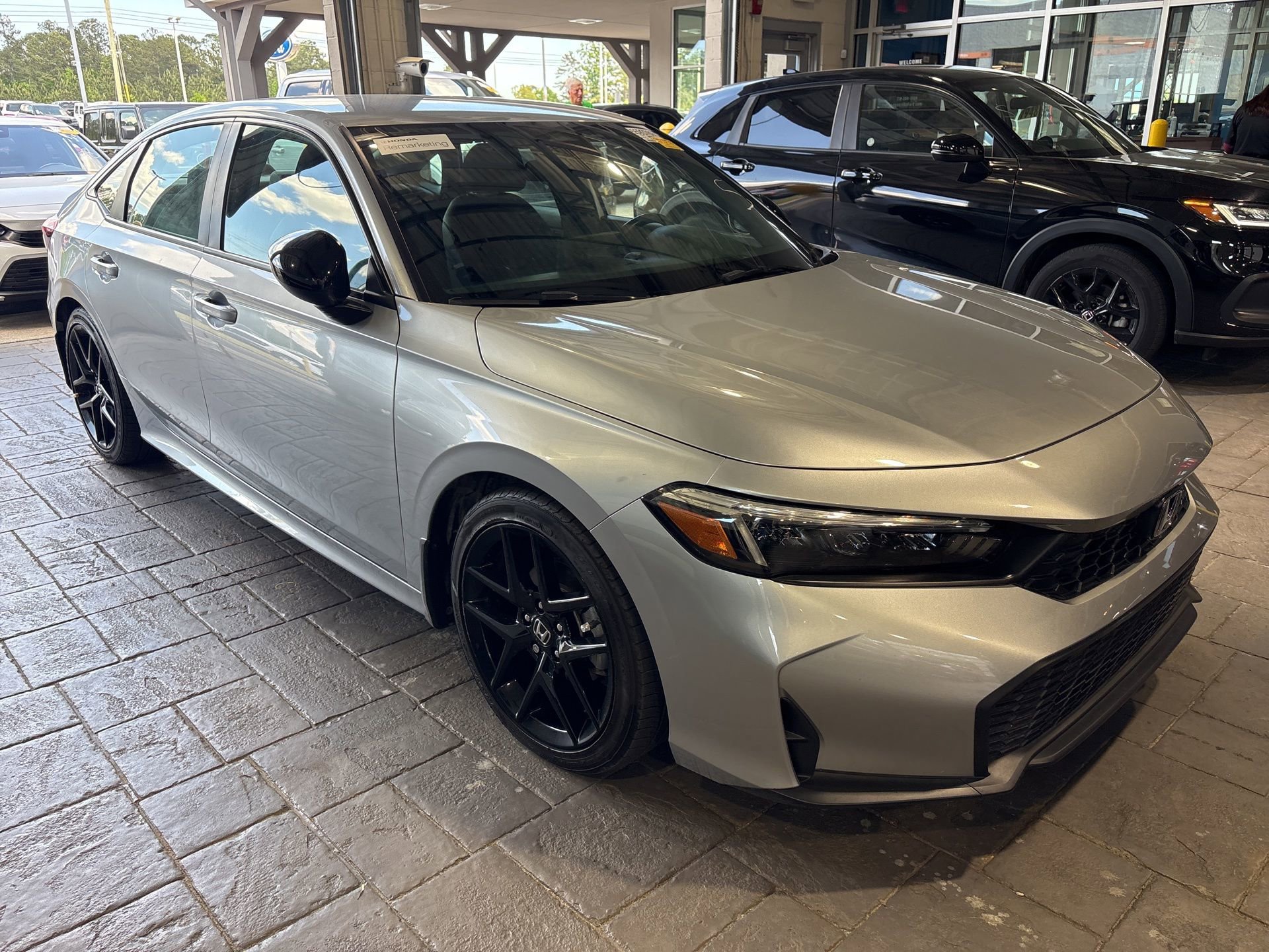 Used 2025 Honda Civic Sport image 2