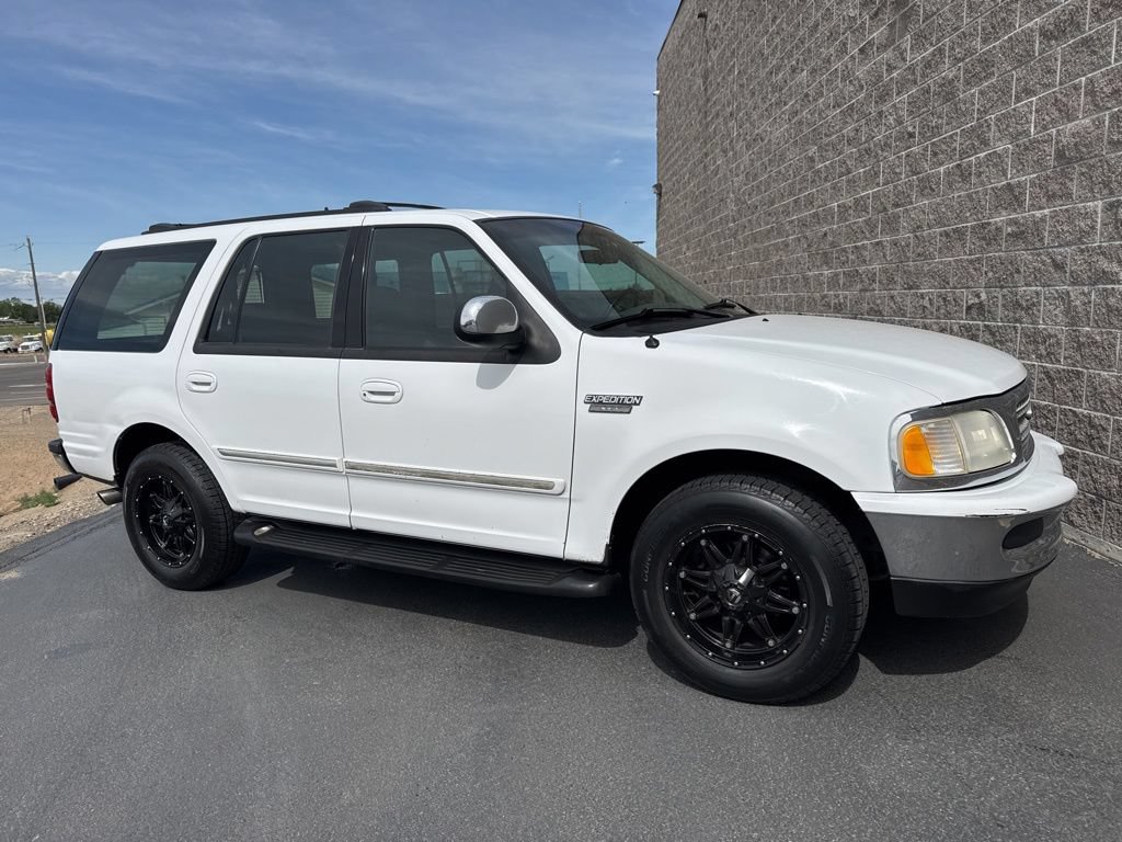 Used 1998 Ford Expedition XLT RWD image 1