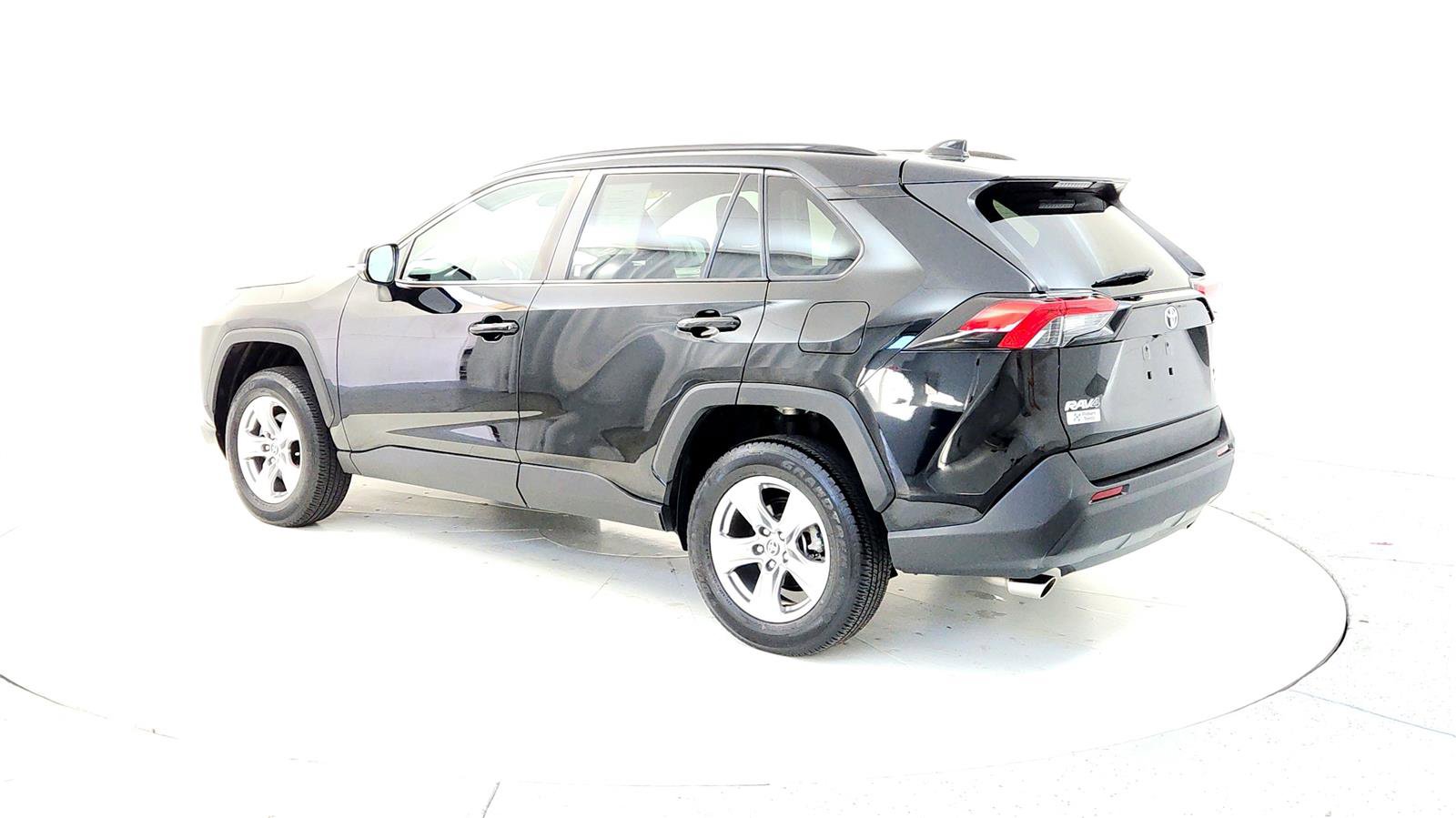 Used 2023 Toyota RAV4 XLE image 4