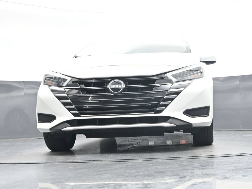 Used 2025 Nissan Versa SV FWD image 36