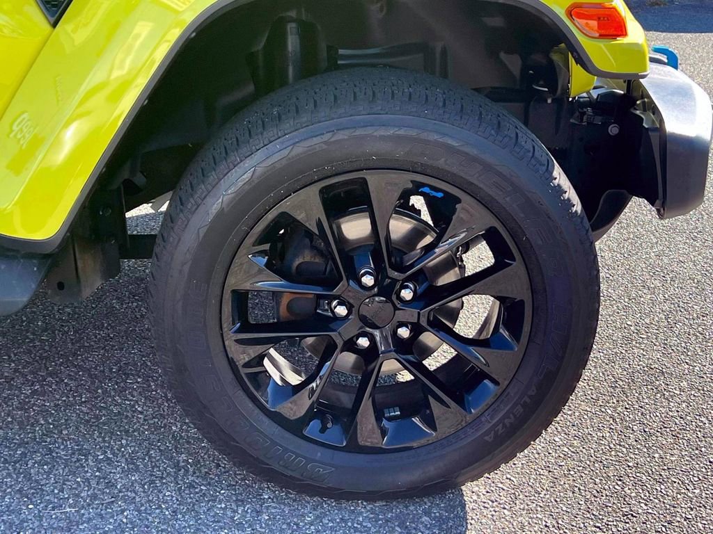 Used 2023 Jeep Wrangler Unlimited Sahara w/ Cold Weather Group image 11