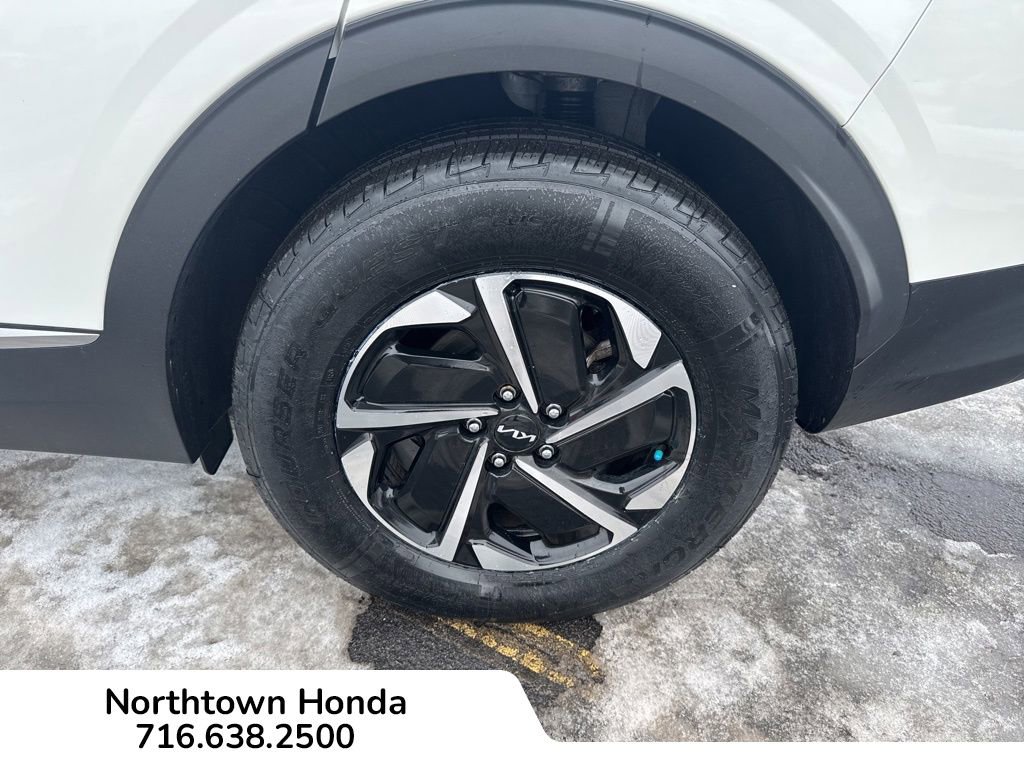 Used 2023 Kia Sportage LX image 12