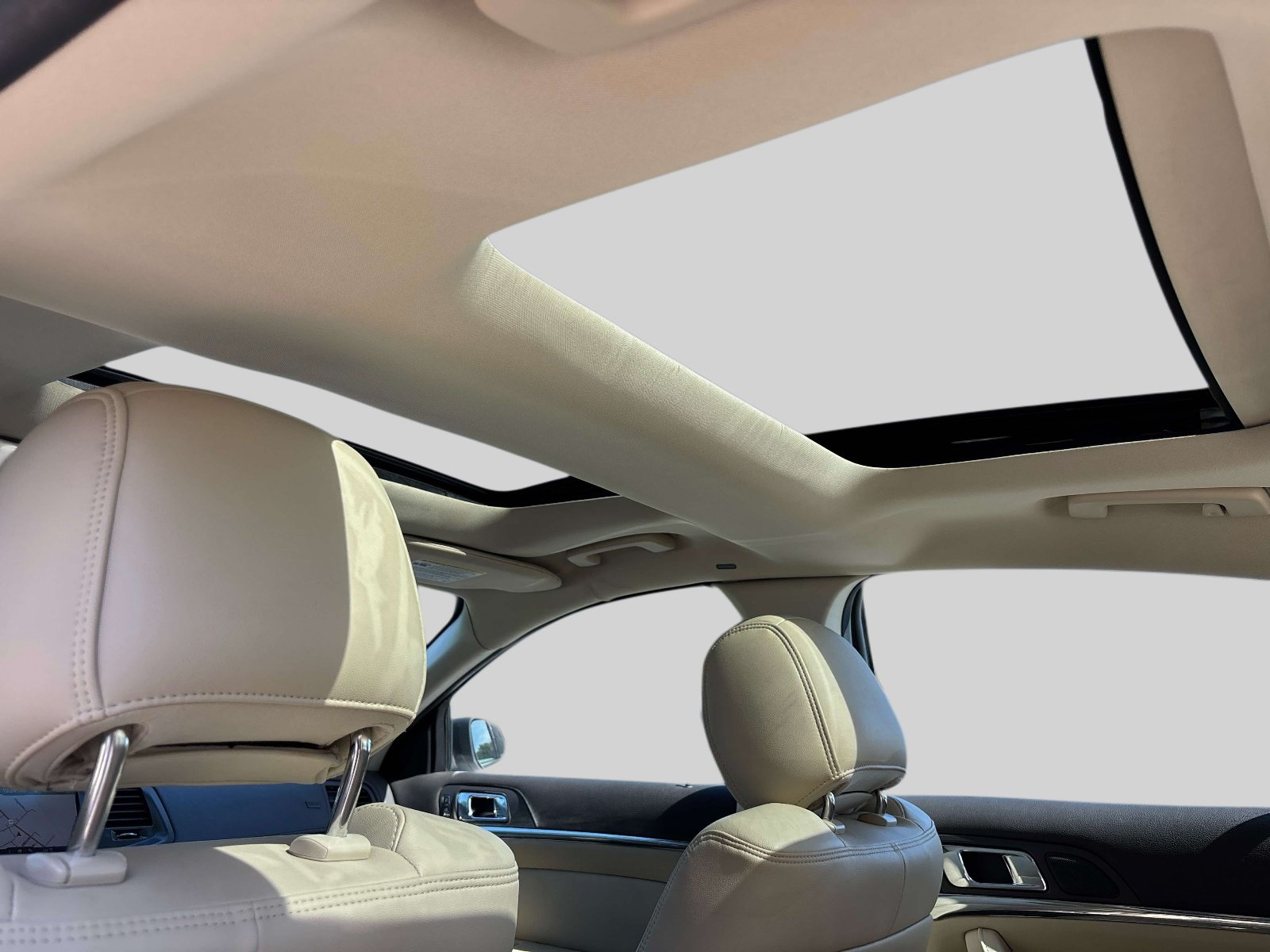 Used 2013 Lincoln MKS AWD image 11
