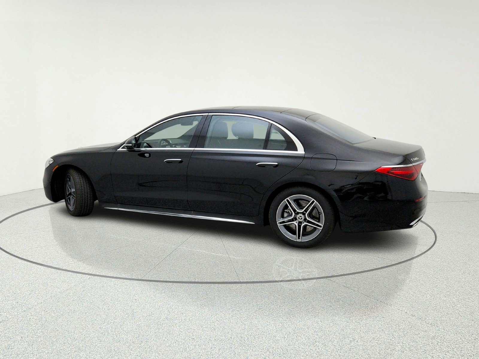 New 2026 Mercedes-Benz S 580e 4MATIC Sedan image 13