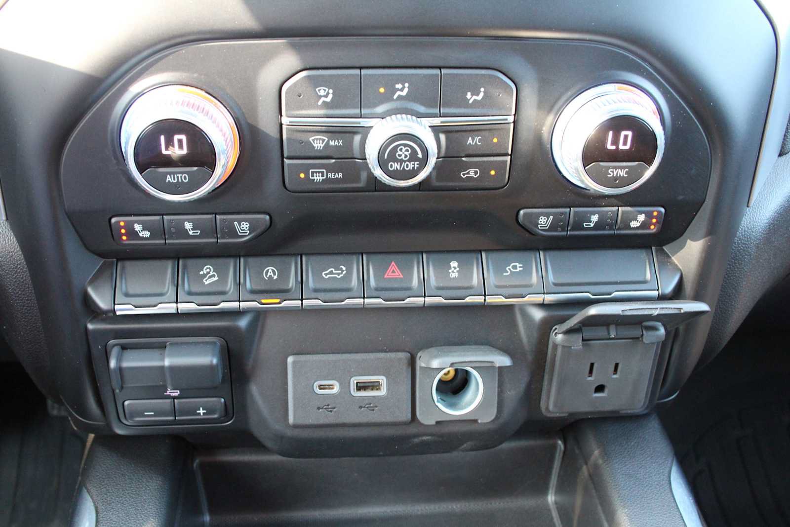 Used 2021 GMC Sierra 1500 SLT AWD/4WD image 37