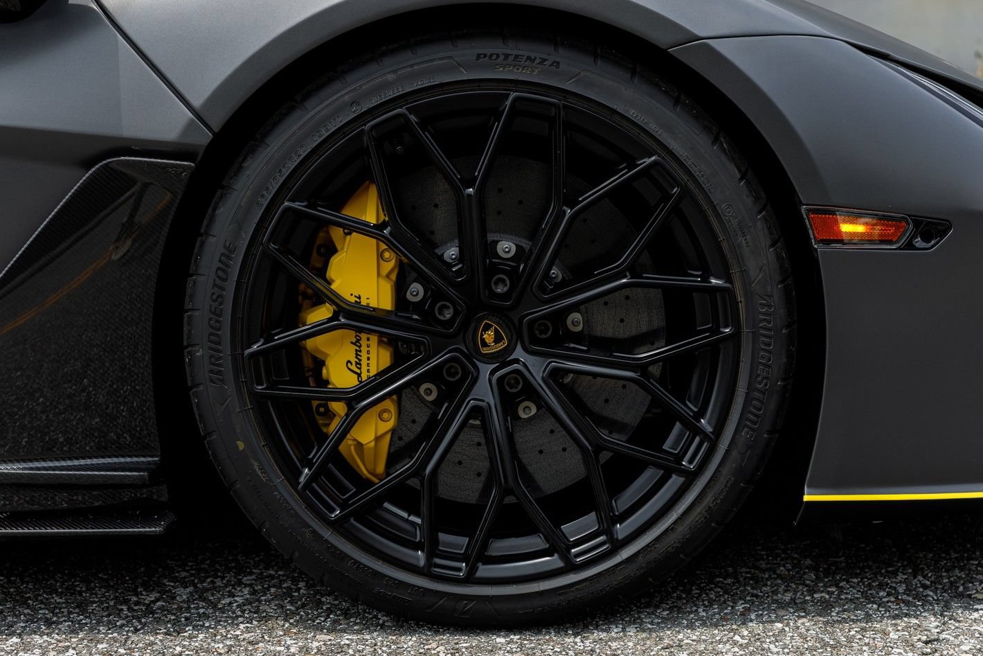 Used 2025 Lamborghini Revuelto AWD/4WD image 19