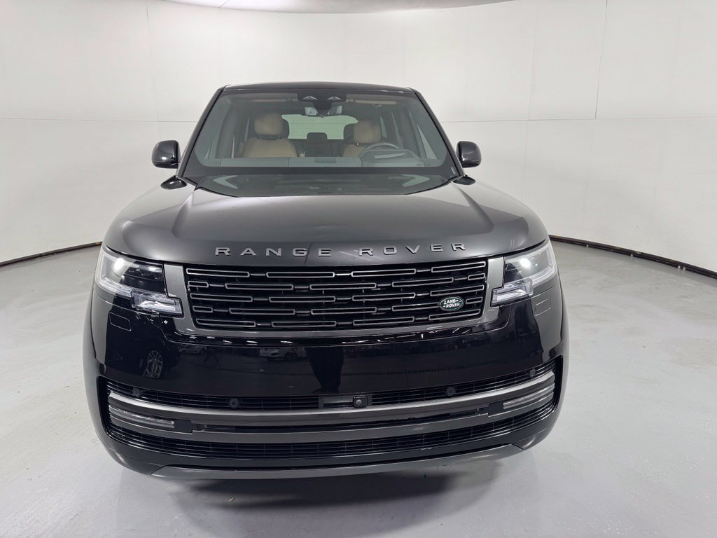 Used 2025 Land Rover Range Rover SE AWD/4WD image 2